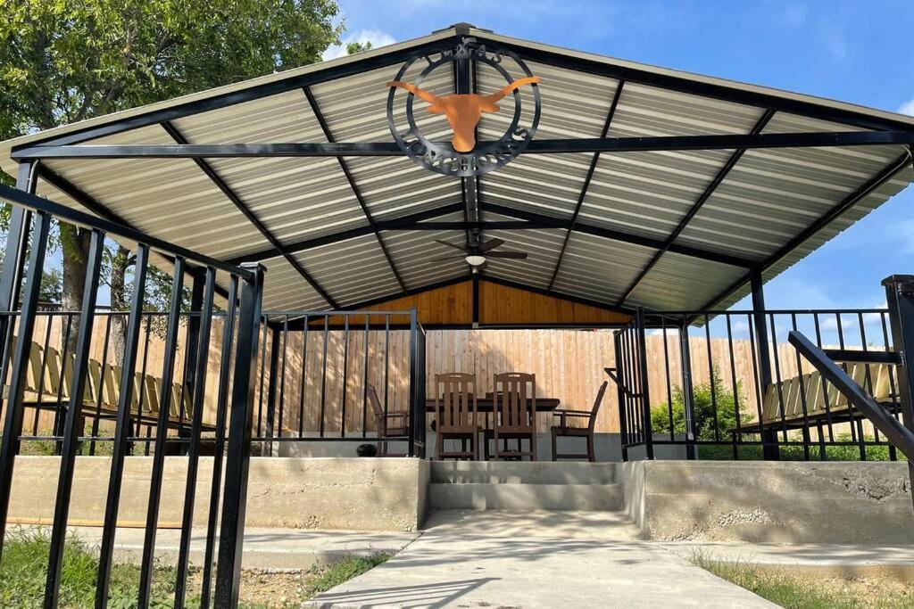 Cyc Eclectic Back House With Bbq Gazebo Villa San Antonio Exterior photo